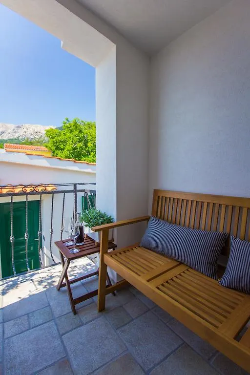Apartments Baska  Baska (Krk)